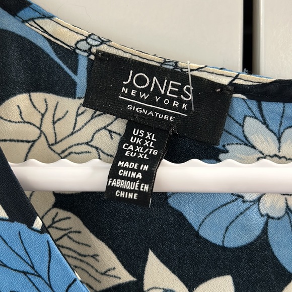 JNY Signature sleeveless blouse - Picture 3 of 6